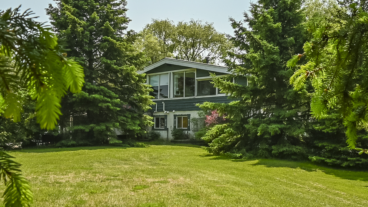 4 bdrm cottage at the base of Blue Mountain