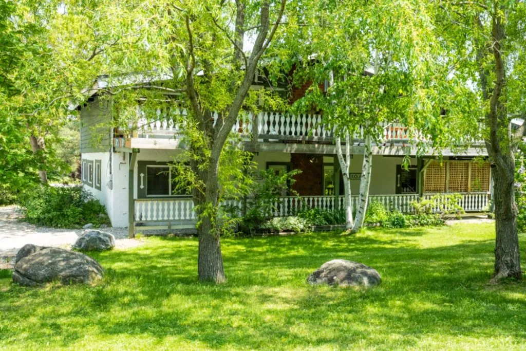 4 bedroom Cottage - Private Beach Access - Walk to Blue Mountain Village_18