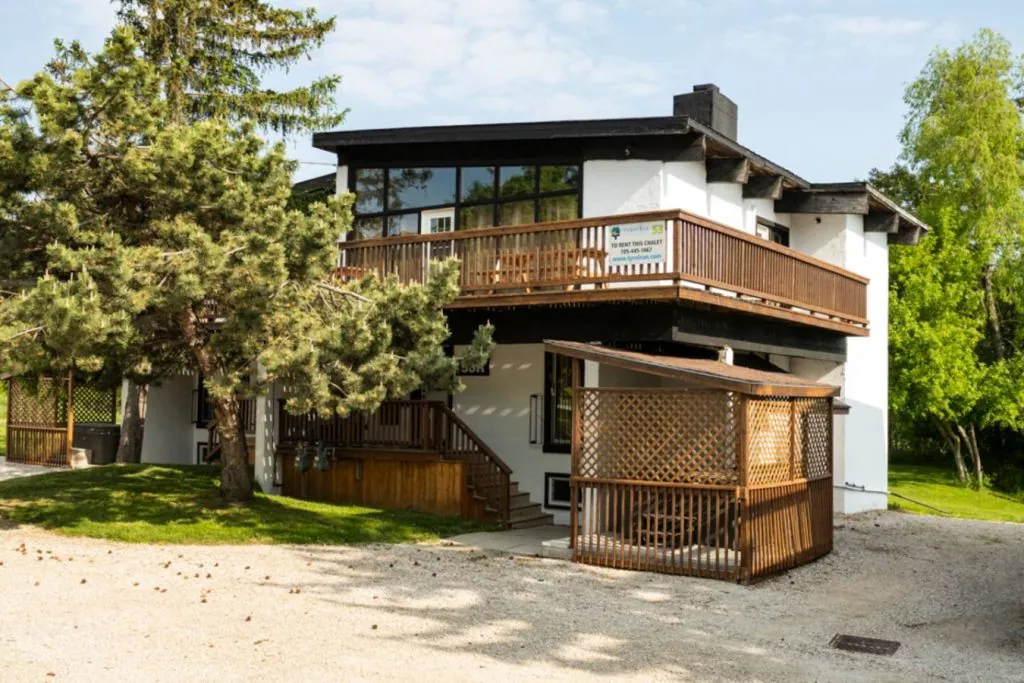 6 BR Blue Mountain Cottage - Private Beach -Hot Tub - Sauna, Ping Pong Table #52R_1