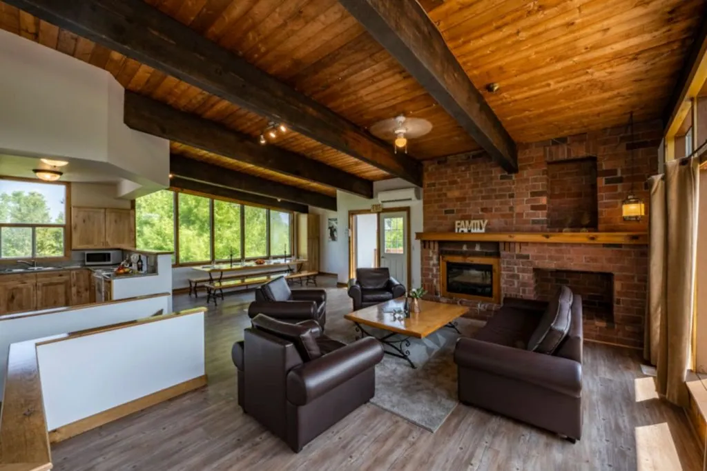 6 BR Blue Mountain Cottage - Private Beach -Hot Tub - Sauna, Ping Pong Table #52R_23