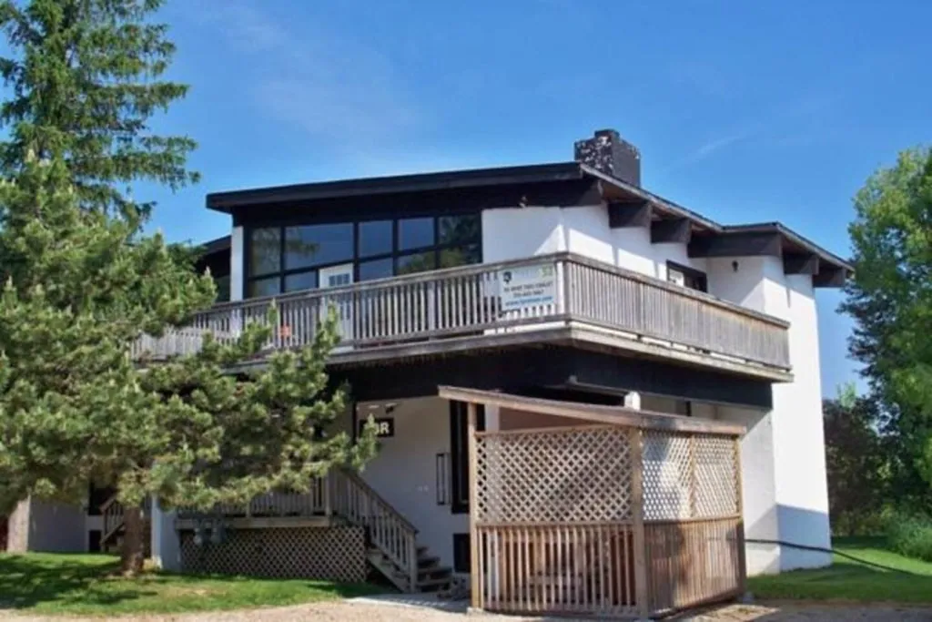 6 BR Blue Mountain Cottage - Private Beach - Hot Tub - Sauna, Ping Pong Table #53R_25