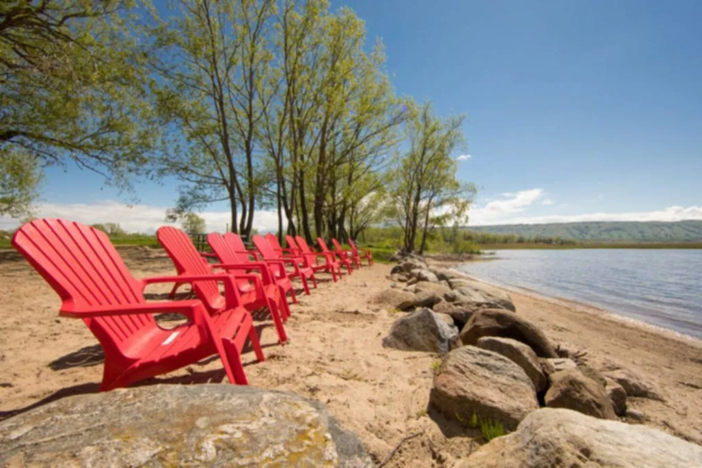 6 BR Blue Mountain Cottage - Private Beach - Hot Tub - Sauna, Ping Pong Table #53R_3