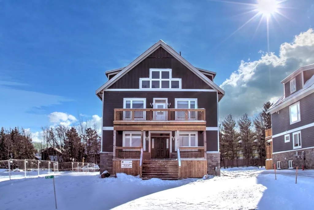 Brand New Luxury 7 bedroom Chalet Cottage with Hot Tub at Blue Mountain #A17_1