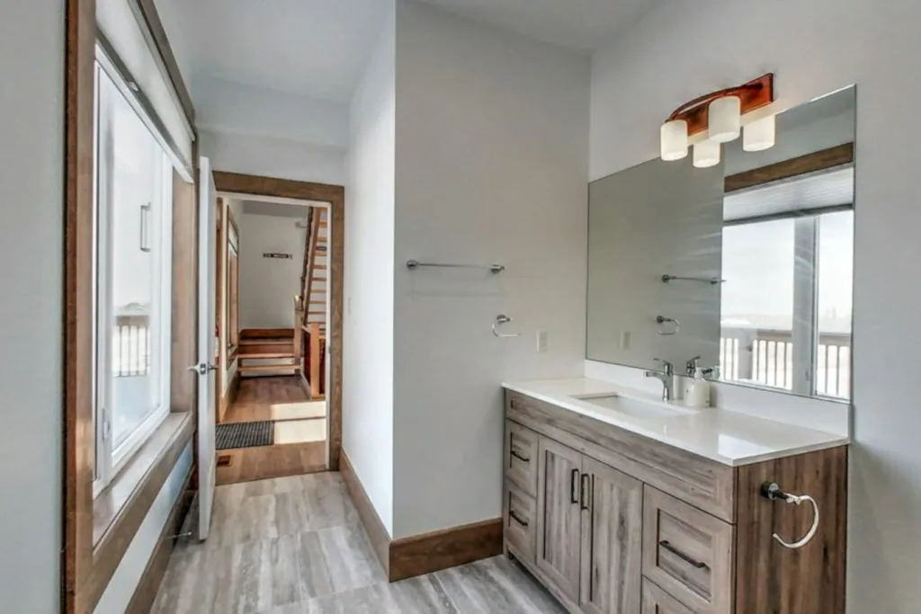 Brand New Luxury 7 bedroom Chalet Cottage with Hot Tub at Blue Mountain #A17_22