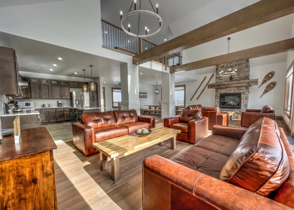 Brand New Luxury 7 bedroom Chalet Cottage with Hot Tub at Blue Mountain #A17_23