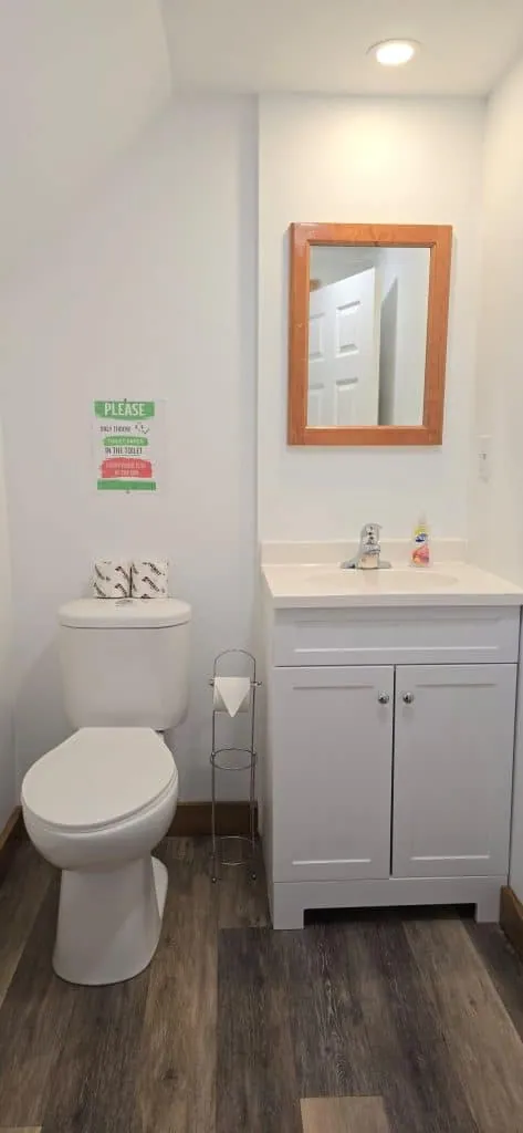 FO2 HALF BATHROOM