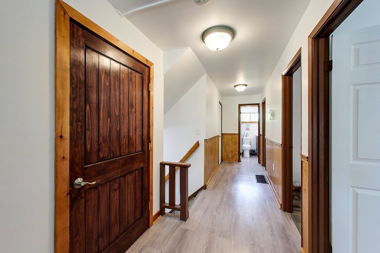 6 bdrm Blue Mountain Cottage - Private Beach - Hot Tub - Sauna, Ping Pong Table, Near the Village - #53L